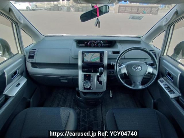 Used 2009 AT toyota voxy ZRR70W Image[18]