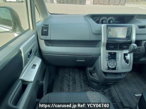 Used 2009 AT toyota voxy ZRR70W Image[19]