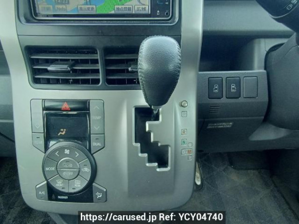 Used 2009 AT toyota voxy ZRR70W Image[26]