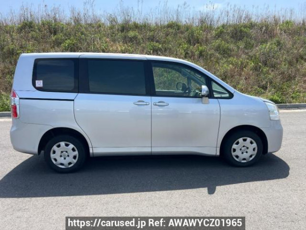 Used 2010 AT toyota noah ZRR75G Image[7]