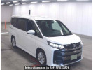 Toyota Noah MZRA90W