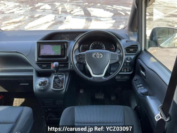Used 2015 AT toyota noah ZRR85W Image[19]