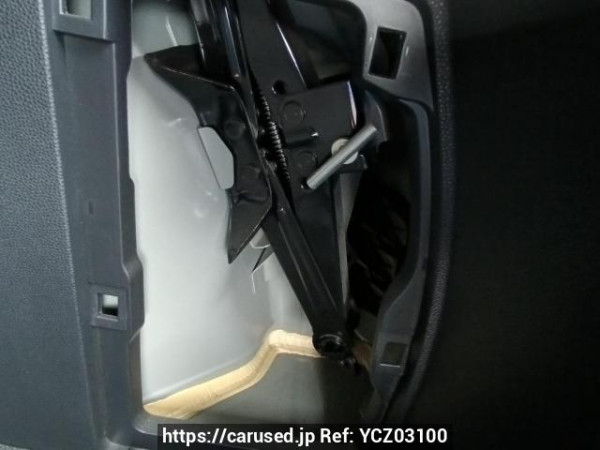 Used 2009 AT mazda demio DE3FS Image[40]