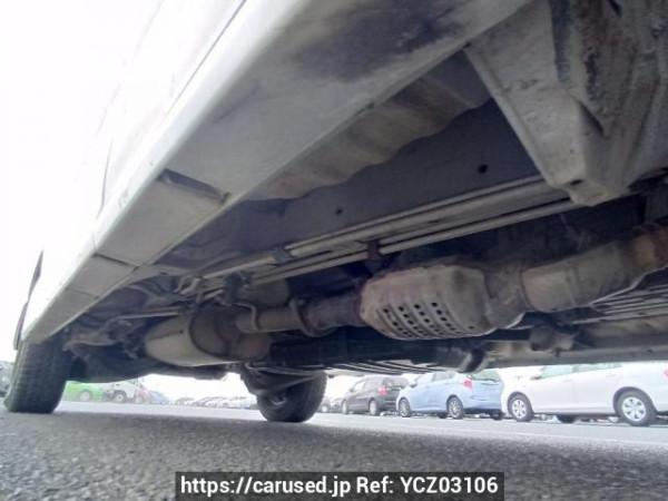 Used 2001 AT toyota regius-wagon RCH41W Image[32]