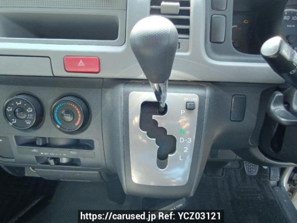 Used 2005 AT toyota hiace-wagon TRH214W Image[27]