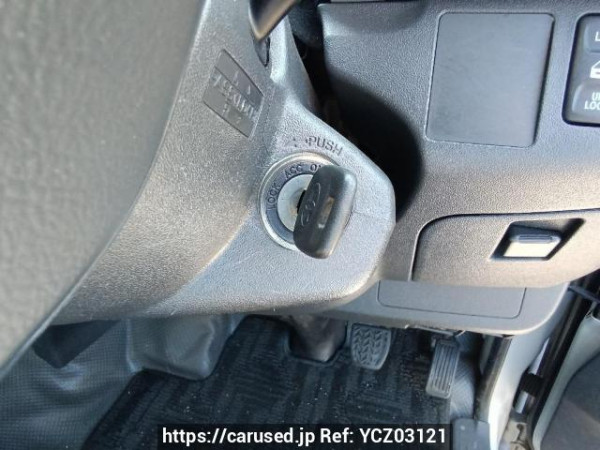 Used 2005 AT toyota hiace-wagon TRH214W Image[28]