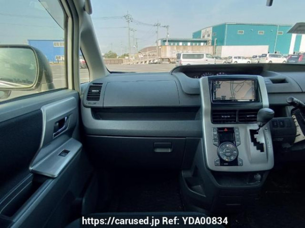 Used 2009 AT toyota voxy ZRR70W Image[19]
