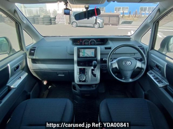 Used 2009 AT toyota voxy ZRR70W Image[18]