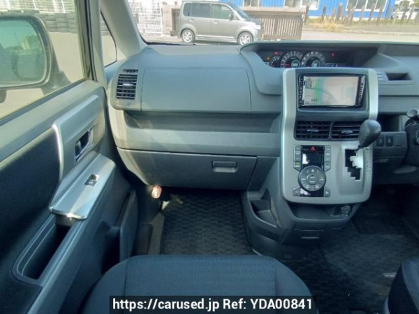 Used 2009 AT toyota voxy ZRR70W Image[19]
