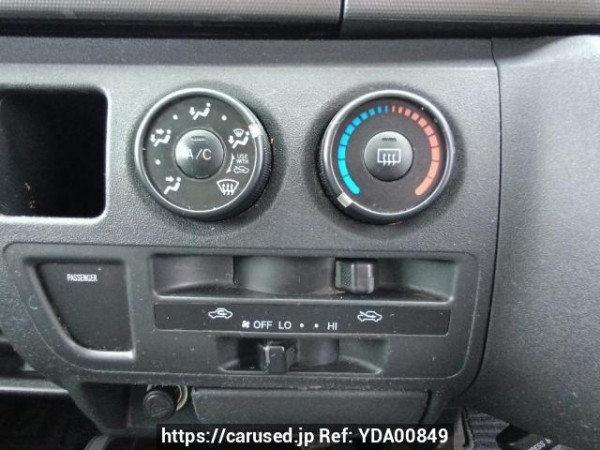 Used 2006 AT toyota hiace-van KDH205V Image[25]