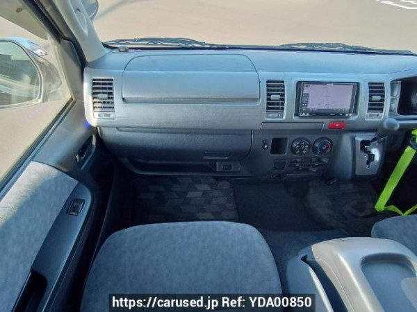 Used 2006 AT toyota regiusace-van KDH205V Image[19]