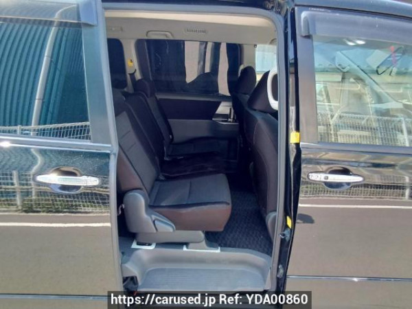 Used 2009 AT toyota voxy ZRR70W Image[15]
