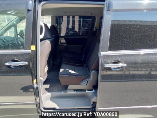 Used 2009 AT toyota voxy ZRR70W Image[16]