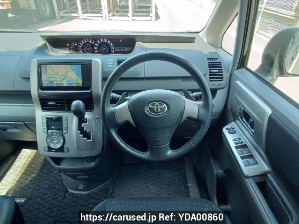 Used 2009 AT toyota voxy ZRR70W Image[20]