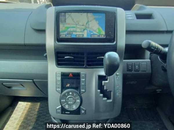 Used 2009 AT toyota voxy ZRR70W Image[22]