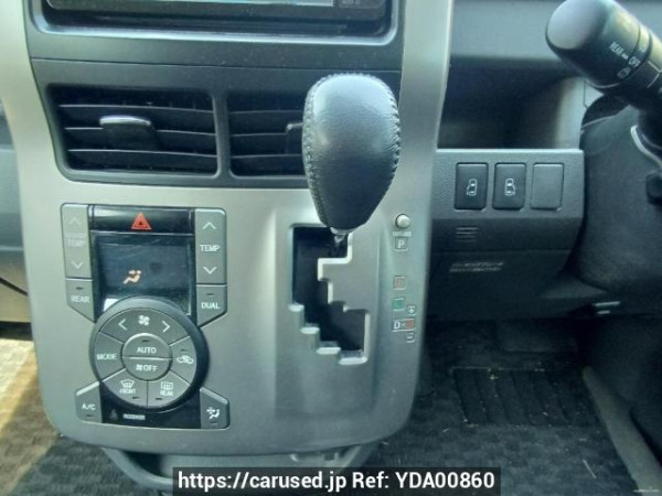 Used 2009 AT toyota voxy ZRR70W Image[25]