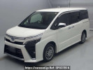 Toyota Voxy ZWR80W