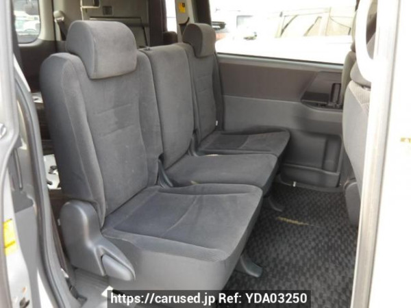 Used 2009 AT toyota noah ZRR75G Image[15]