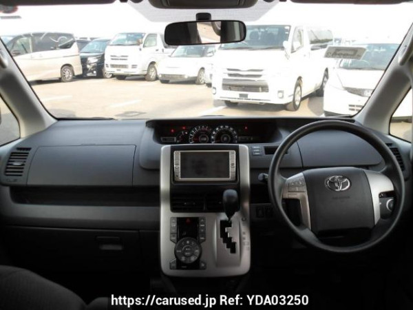Used 2009 AT toyota noah ZRR75G Image[17]
