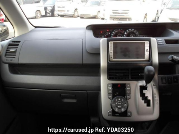 Used 2009 AT toyota noah ZRR75G Image[18]