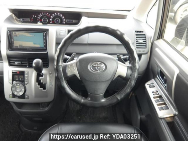 Used 2009 AT toyota voxy ZRR70W Image[20]