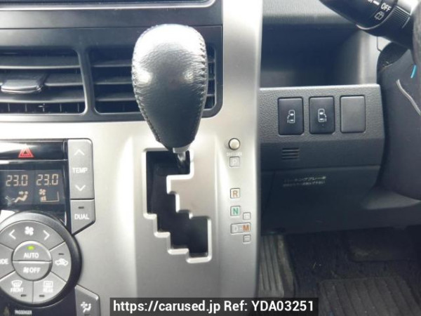 Used 2009 AT toyota voxy ZRR70W Image[26]
