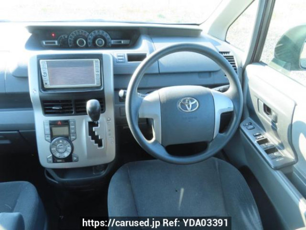 Used 2010 AT toyota noah ZRR70G Image[25]
