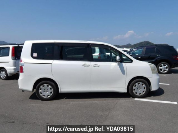 Used 2007 AT toyota noah ZRR70G Image[7]