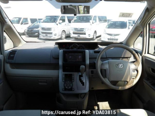 Used 2007 AT toyota noah ZRR70G Image[18]