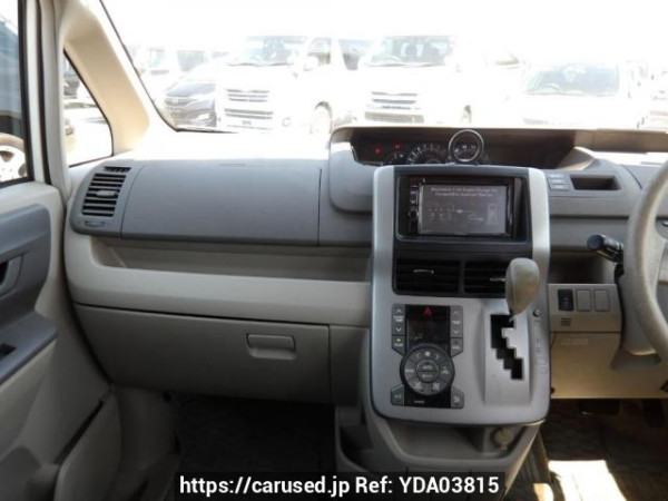 Used 2007 AT toyota noah ZRR70G Image[19]