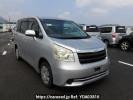 Toyota Noah ZRR70G