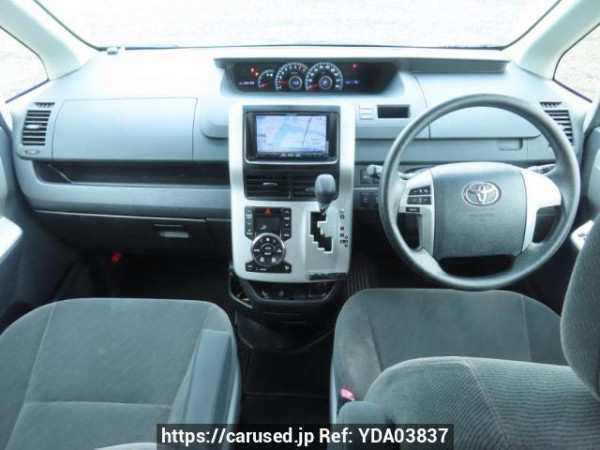 Used 2012 AT toyota noah ZRR75G Image[24]