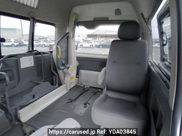 Used 2006 AT toyota regiusace-van TRH200K Image[15]