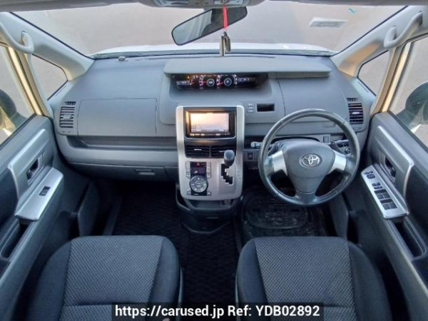 Used 2009 AT toyota noah ZRR70W Image[18]