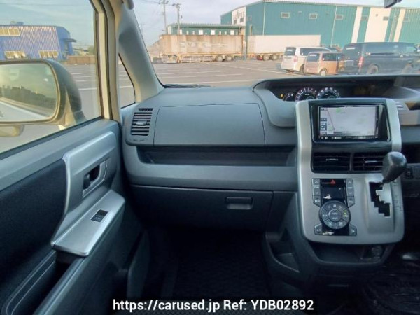 Used 2009 AT toyota noah ZRR70W Image[19]