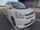 Toyota Noah ZRR75W