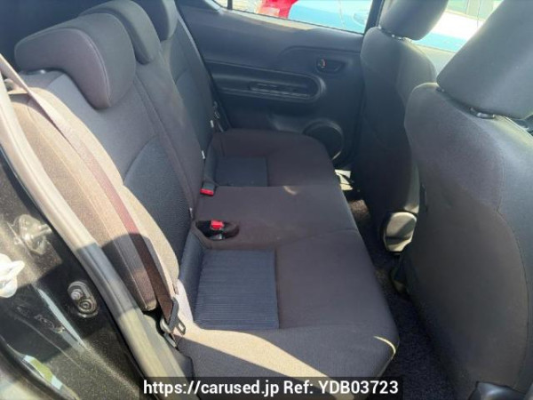 Used 2017 AT toyota aqua NHP10 Image[7]