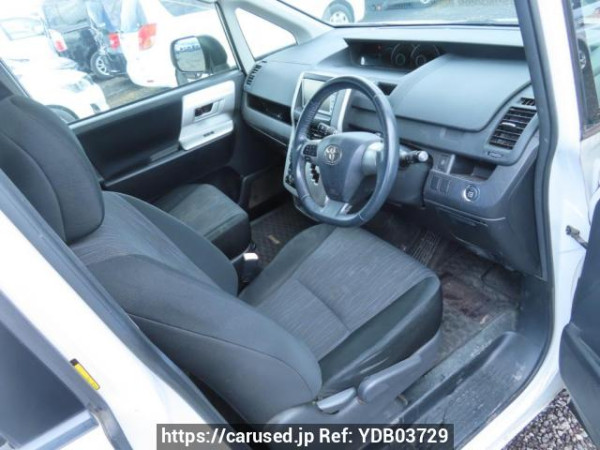 Used 2010 AT toyota noah ZRR70W Image[13]