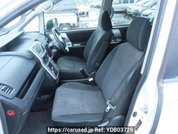 Used 2010 AT toyota noah ZRR70W Image[17]