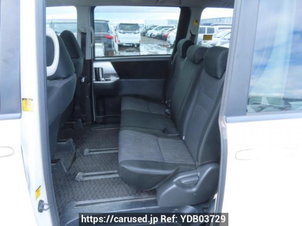 Used 2010 AT toyota noah ZRR70W Image[20]
