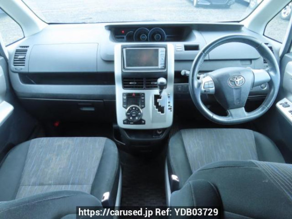 Used 2010 AT toyota noah ZRR70W Image[24]