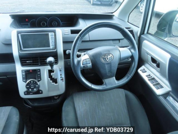 Used 2010 AT toyota noah ZRR70W Image[26]