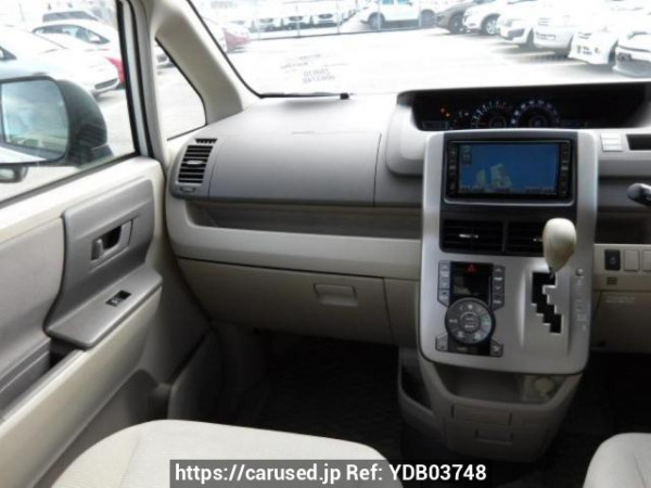 Used 2008 AT toyota noah ZRR70G Image[15]