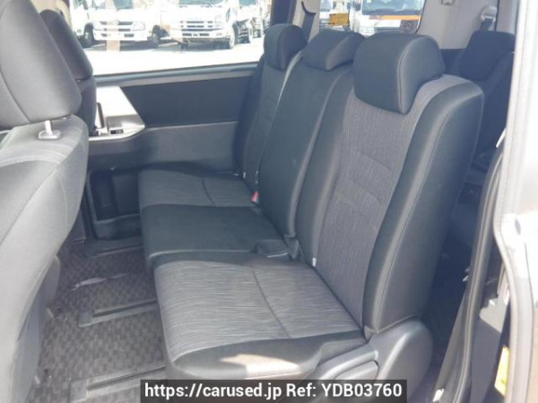 Used 2010 AT toyota noah ZRR70W Image[16]
