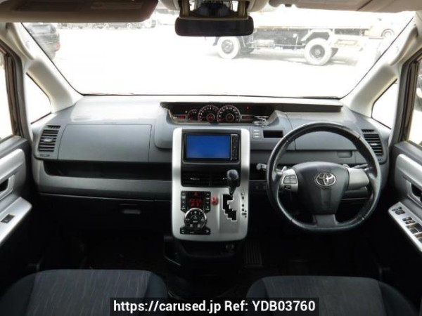 Used 2010 AT toyota noah ZRR70W Image[18]