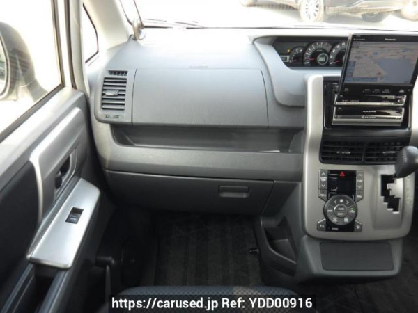 Used 2007 AT toyota noah ZRR70W Image[19]