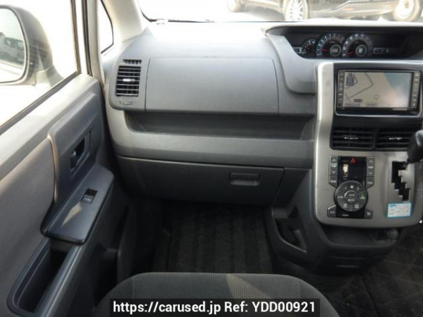 Used 2008 AT toyota noah ZRR70G Image[19]