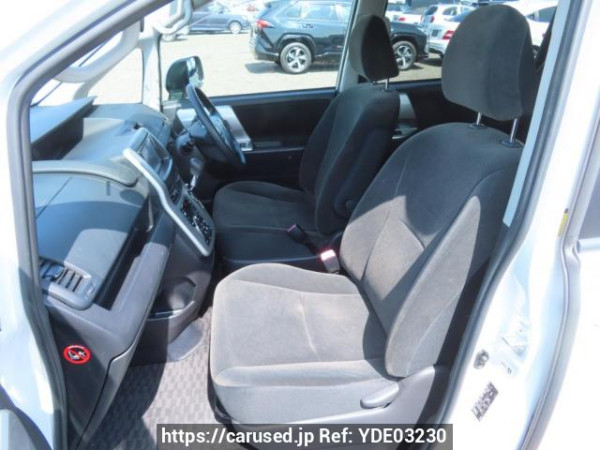 Used 2011 AT toyota noah ZRR70G Image[15]