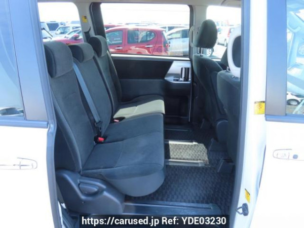 Used 2011 AT toyota noah ZRR70G Image[16]