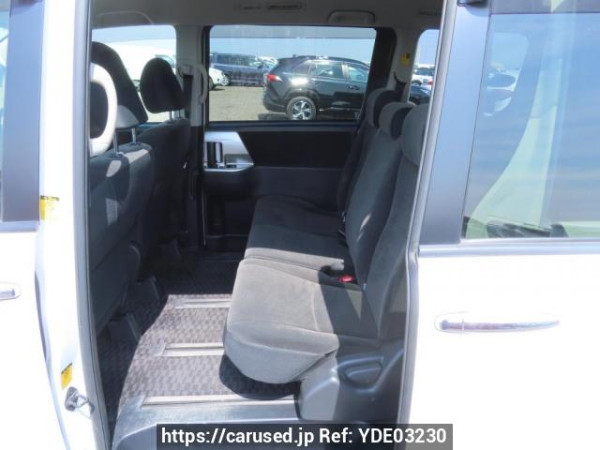 Used 2011 AT toyota noah ZRR70G Image[18]